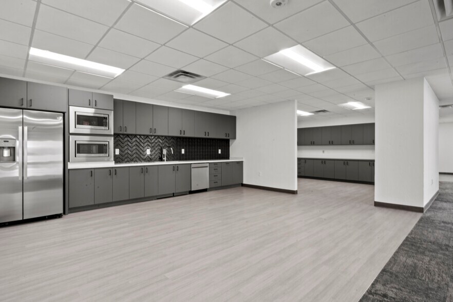 More Photos Of 4745 N 7th St, Phoenix Unknown For Lease