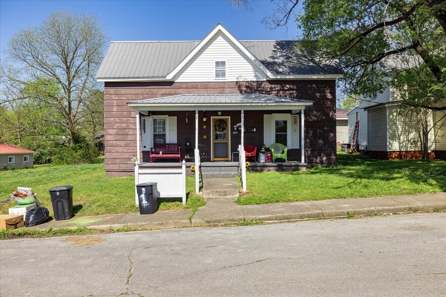 Primary Photo Of 706 Washington Ave, Etowah Multifamily For Sale