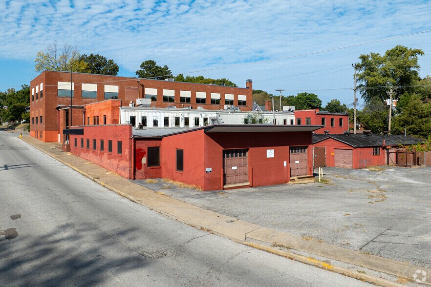 Primary Photo Of 707 E B St, Belleville Warehouse For Sale