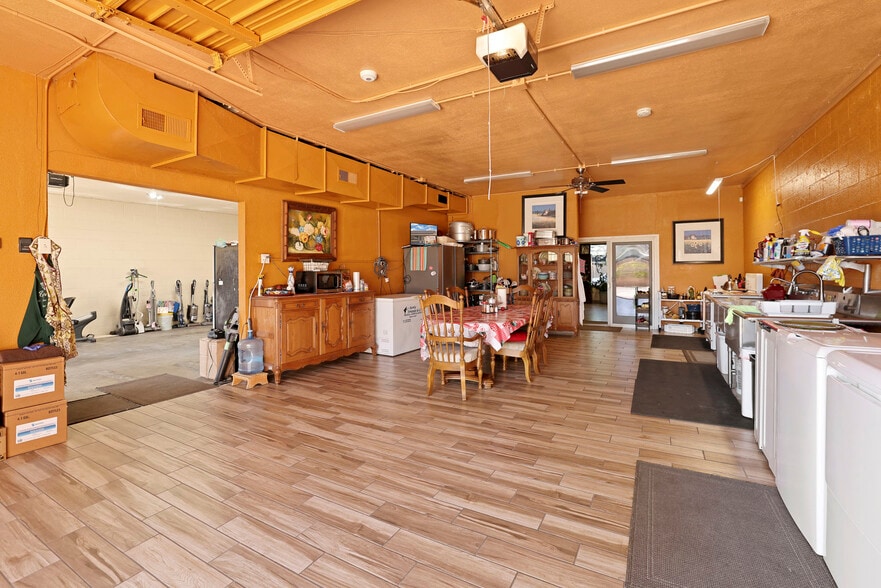More Photos Of 529 N Hutchins St, Lodi Light Manufacturing For Sale