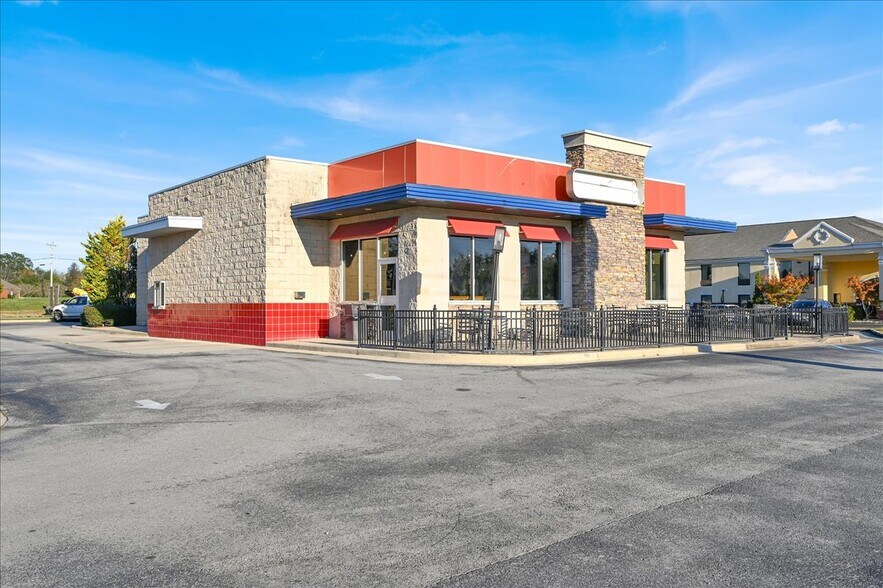 More Photos Of 812 Main St NE, Hanceville Fast Food For Sale