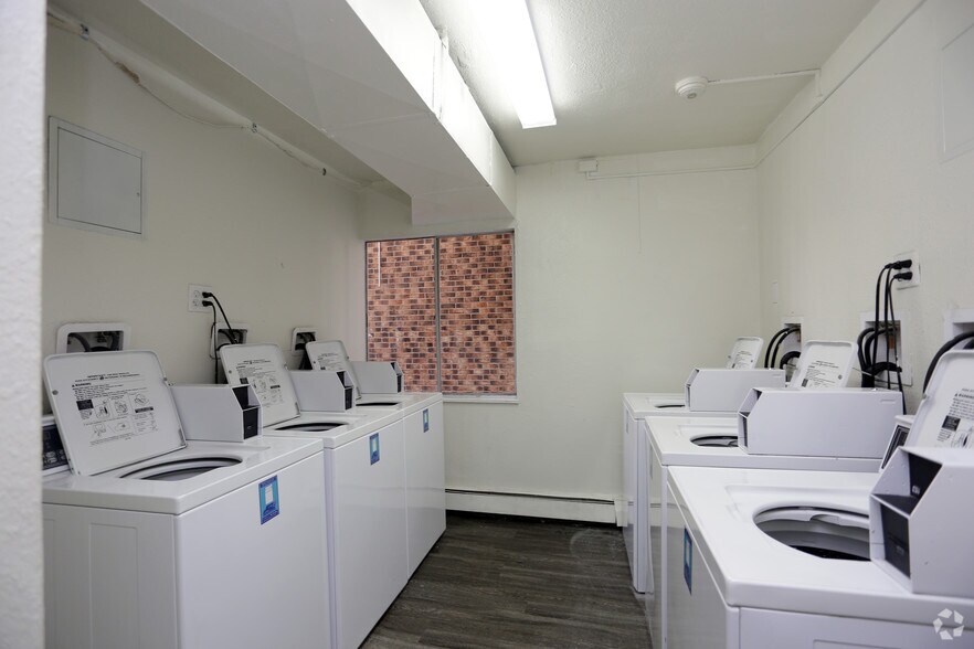 More Photos Of 2025 Jerry Murphy Rd, Pueblo Apartments For Sale