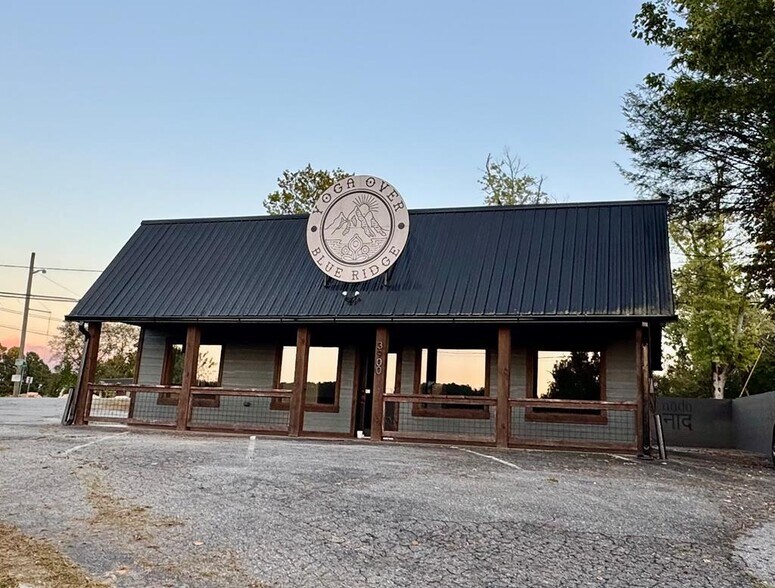 More Photos Of 3900 E First St, Blue Ridge Office Residential For Lease