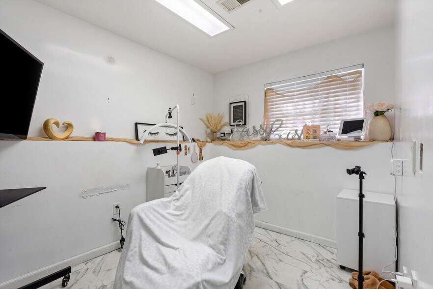 More Photos Of 2749 Hylan Blvd, Staten Island Office Residential For Sale