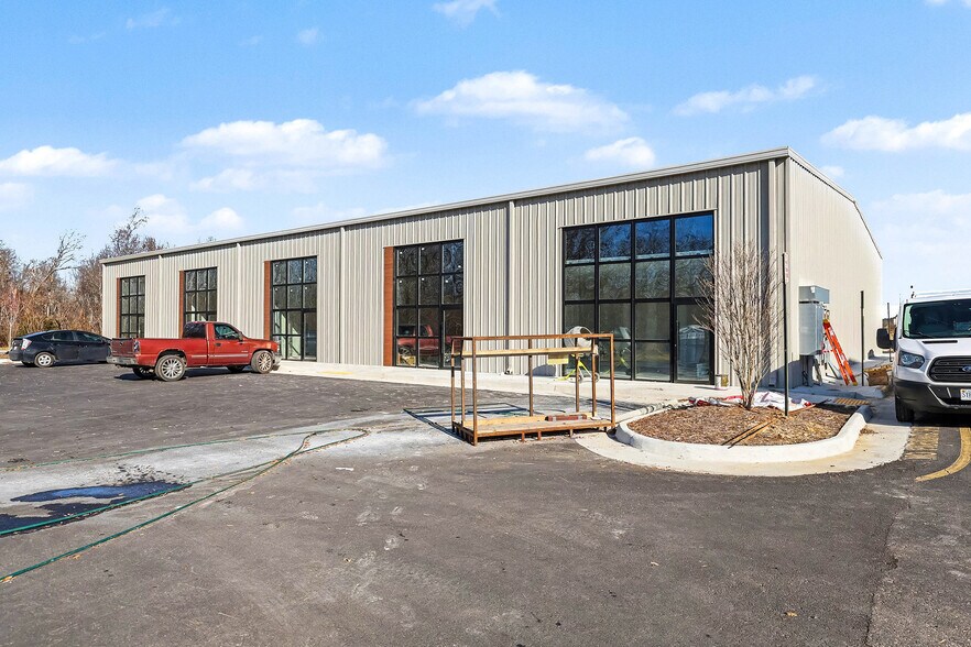 More Photos Of 3406 Shannon Park Dr, Fredericksburg Warehouse For Lease