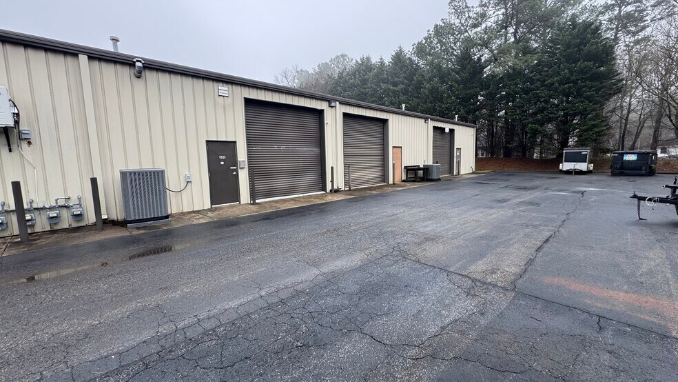 More Photos Of 6065 Parkway North Dr, Cumming Distribution For Sale