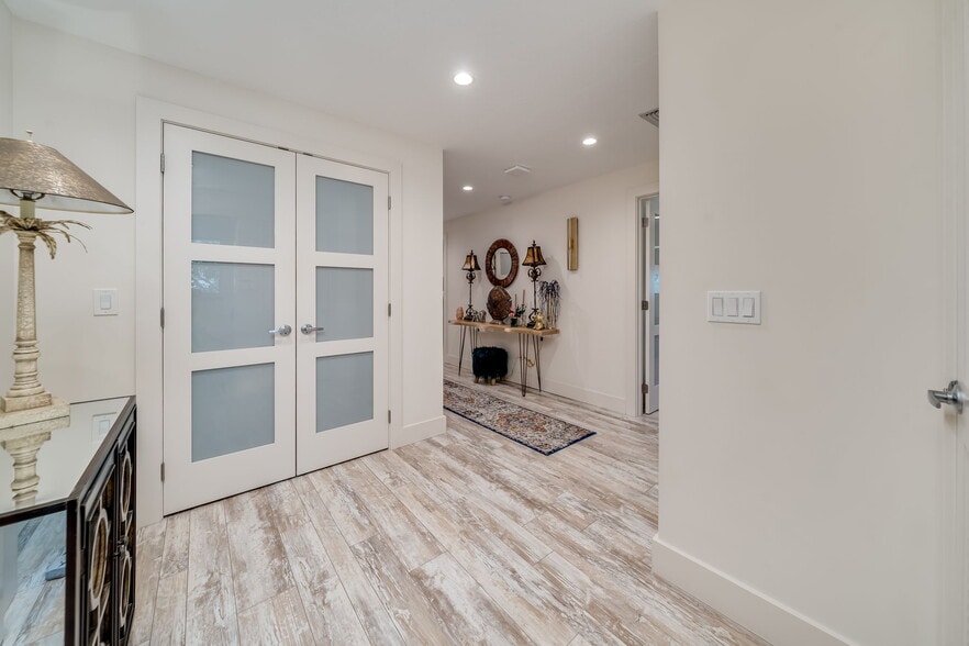 More Photos Of 234 NE 4th Ave, Delray Beach Warehouse For Sale