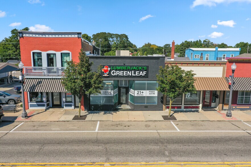 More Photos Of 122 W Superior St, Wayland Storefront For Sale