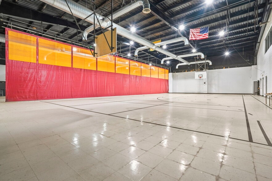 More Photos Of 2600 25th St, Canton Specialty For Sale