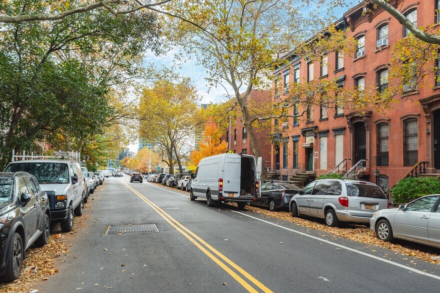 More Photos Of 434 Clermont Ave, Brooklyn Apartments For Sale