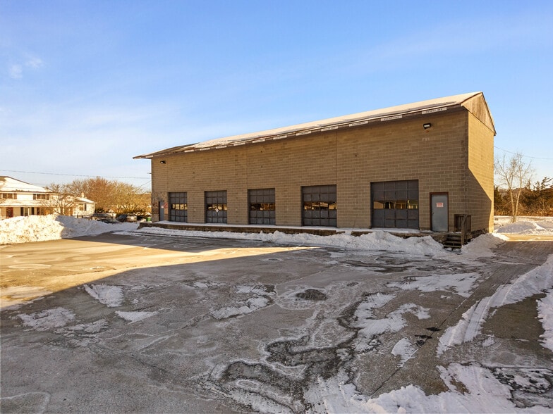 More Photos Of 45 Richards Grove Rd, Quaker Hill Service For Sale