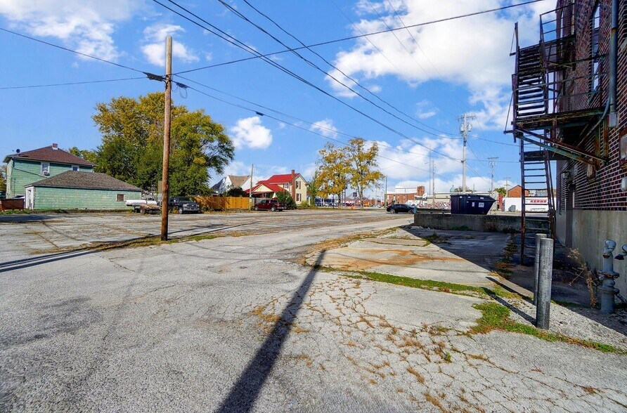 More Photos Of 311 S Main St, Celina Office For Sale
