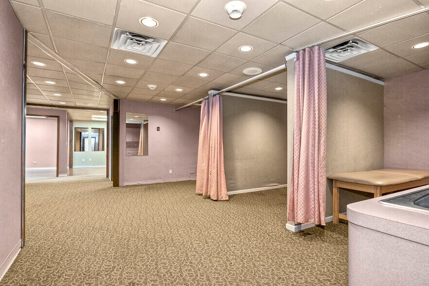 More Photos Of 5245 Schaefer Rd, Dearborn Medical For Sale