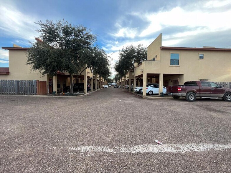 Primary Photo Of 101 E Calton Rd, Laredo Apartments For Sale