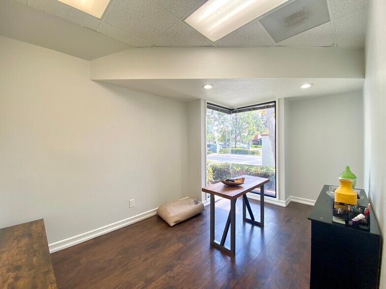 More Photos Of 3151 Airway Ave, Costa Mesa Medical For Lease