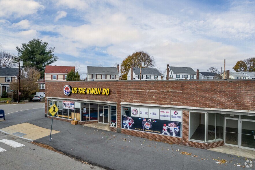 More Photos Of 32-42 Warren St, Waltham Storefront For Lease