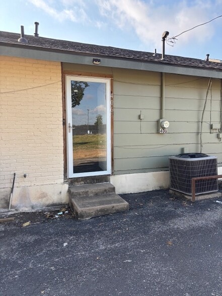 More Photos Of 400 Chisholm Valley Dr, Round Rock Unknown For Lease