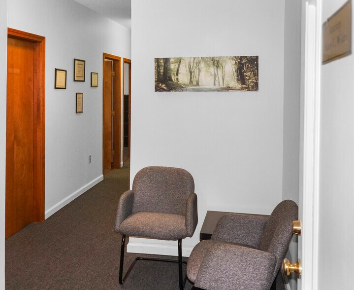 More Photos Of 20 S Anguilla Rd, Pawcatuck Office For Sale