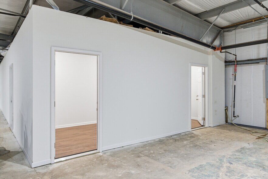 More Photos Of 701 Lovvorn Rd, Carrollton Warehouse For Lease