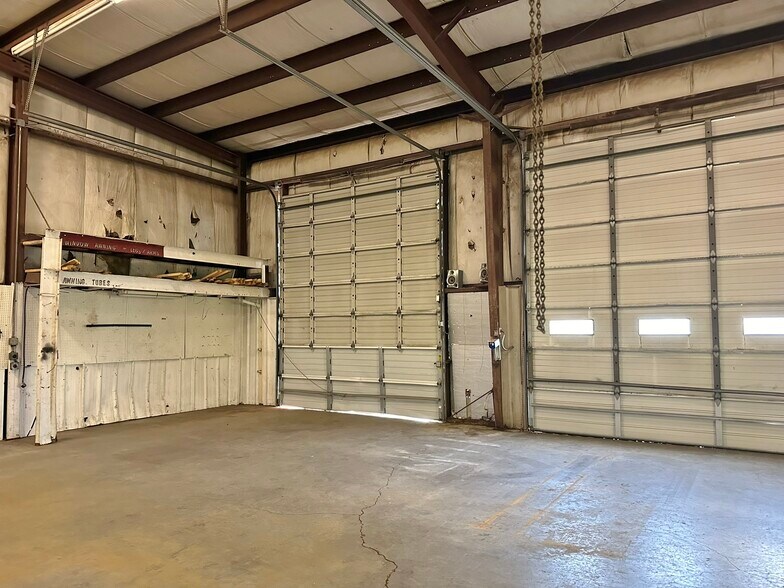 More Photos Of 1707 Topeka Dr, Norman Freestanding For Sale
