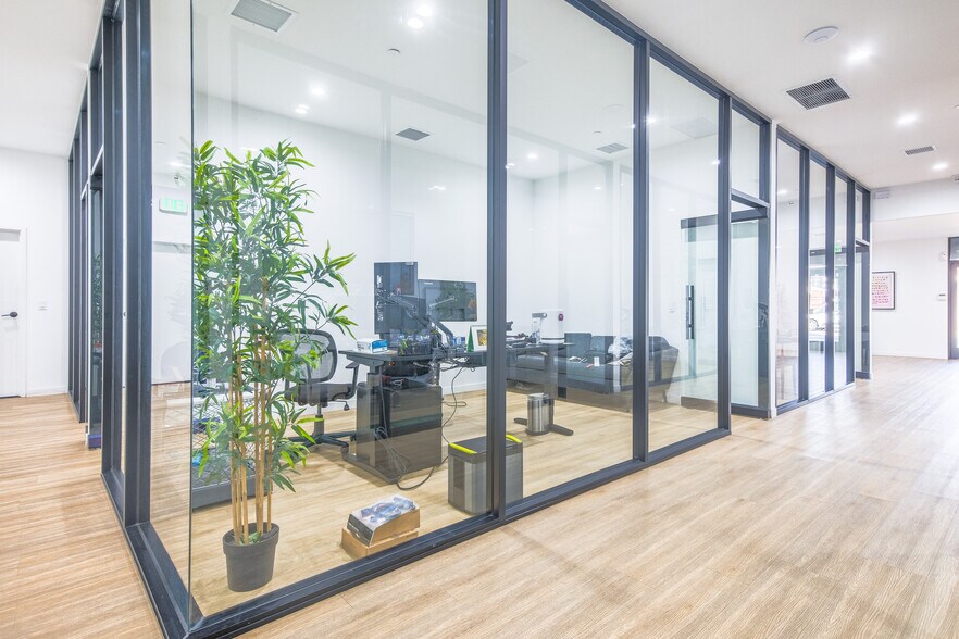 More Photos Of 2300 S Broadway, Los Angeles Manufacturing For Sale