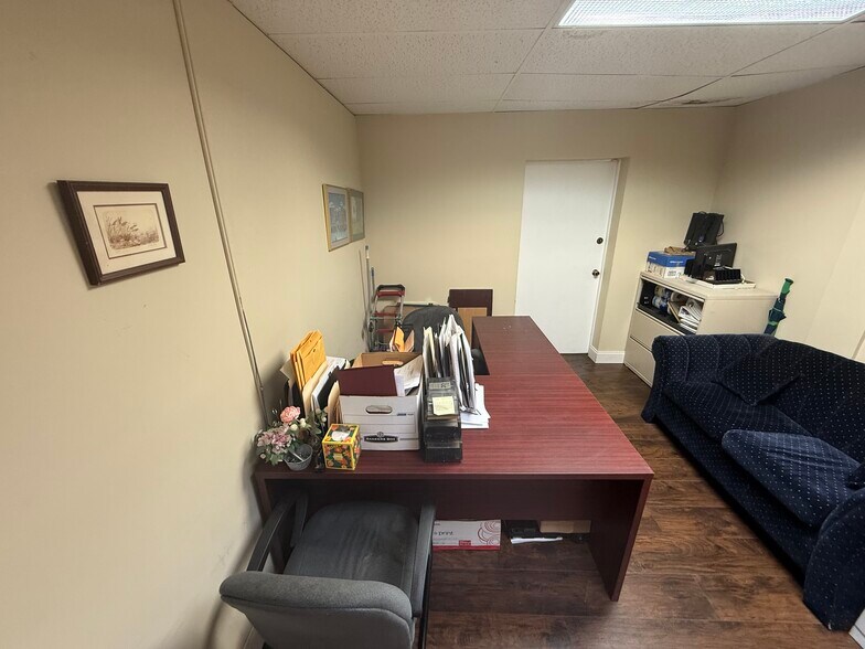 More Photos Of 3801 N University Dr, Sunrise Storefront Retail Office For Lease