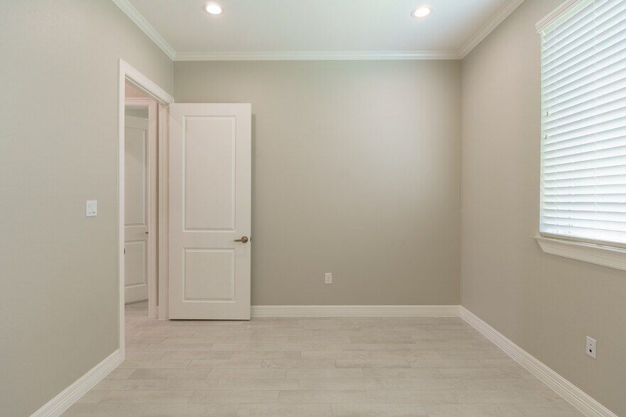 More Photos Of 10401 S Mason Rd Building B, Richmond Medical For Sale