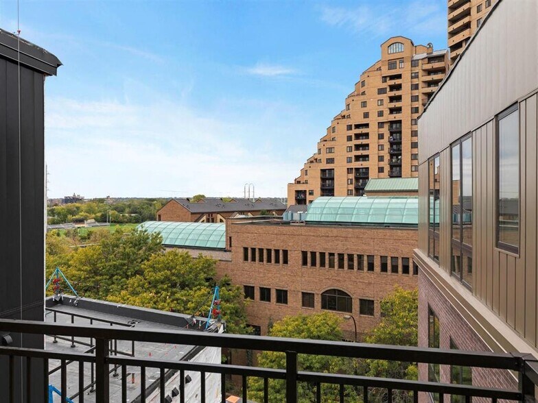 More Photos Of 10 2nd St SE, Minneapolis Apartments For Lease