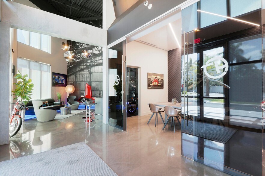 More Photos Of 7210 Haverhill Business Pky, Riviera Beach Warehouse For Sale