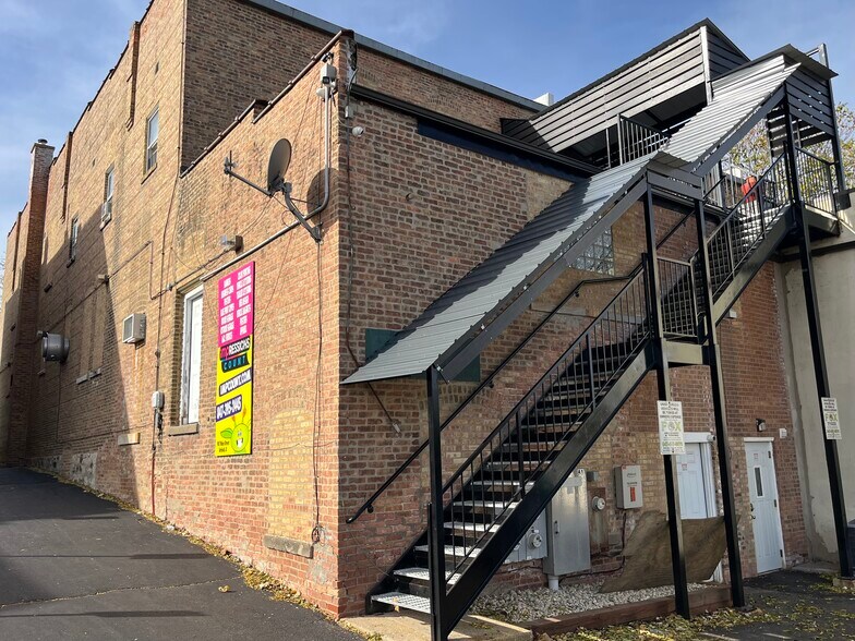 More Photos Of 907 Main St, Antioch General Retail For Lease