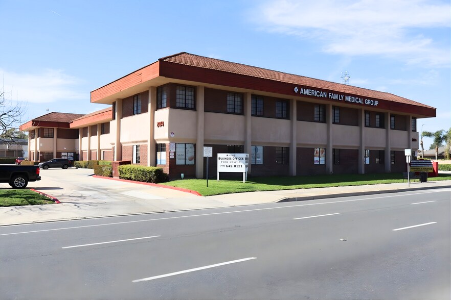 Primary Photo Of 2414 S Fairview St, Santa Ana Medical For Lease