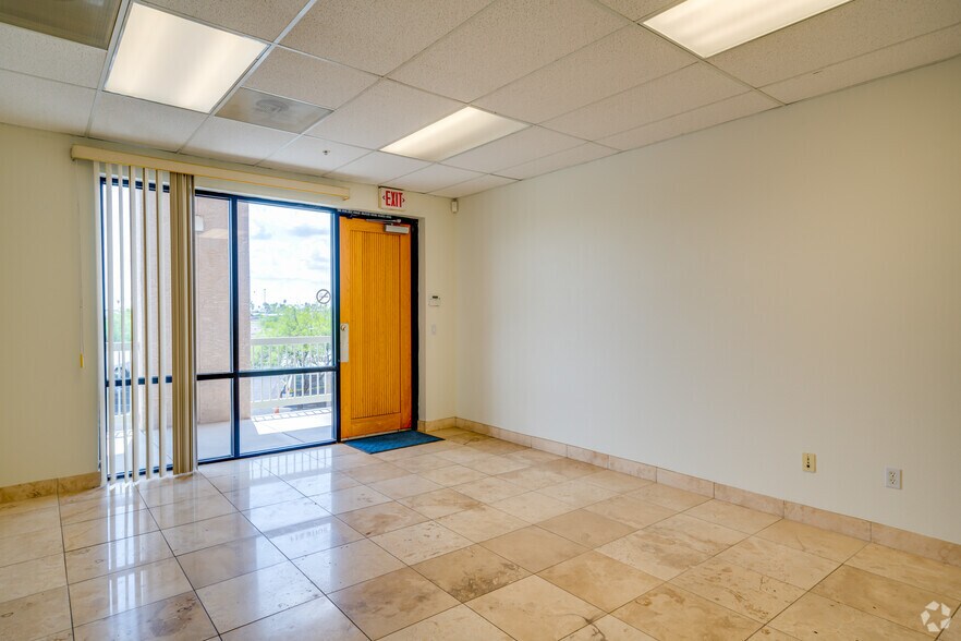 More Photos Of 2550 N Thunderbird Cir, Mesa Office For Lease