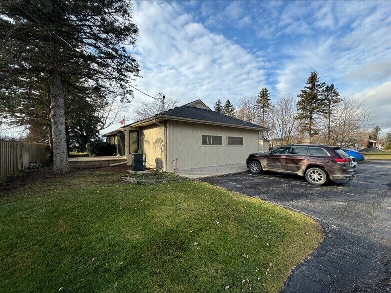 More Photos Of 2070 Airport Rd, Waterford Office For Sale