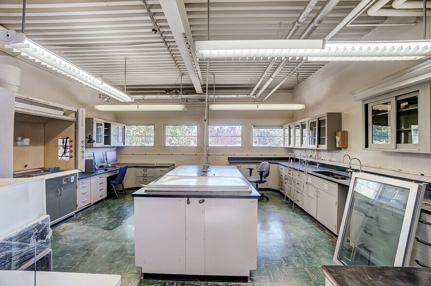 More Photos Of 150 E South College St, Yellow Springs Research And Development For Sale