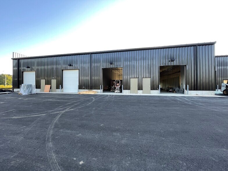 More Photos Of 2530 Agriculture Dr, Madison Industrial For Lease