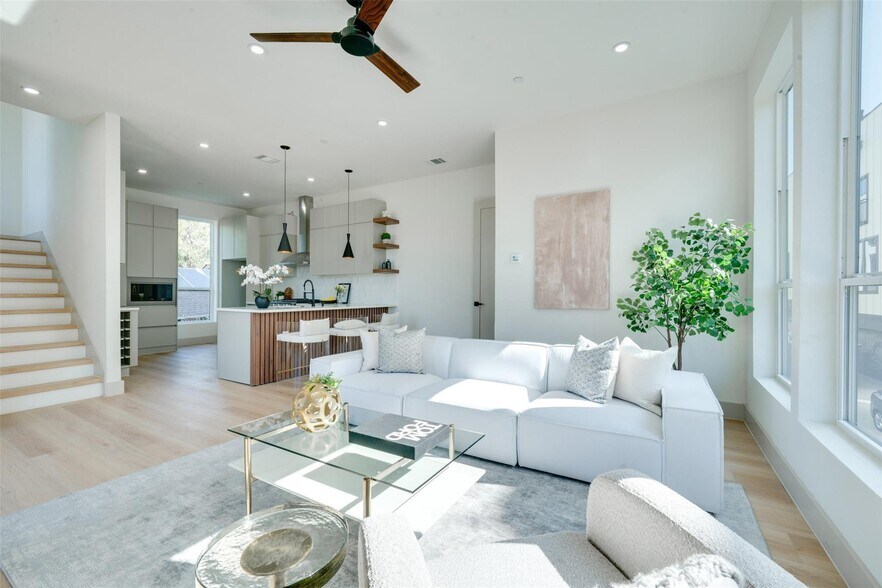More Photos Of 512 Lancaster Ave, Dallas Apartments For Sale