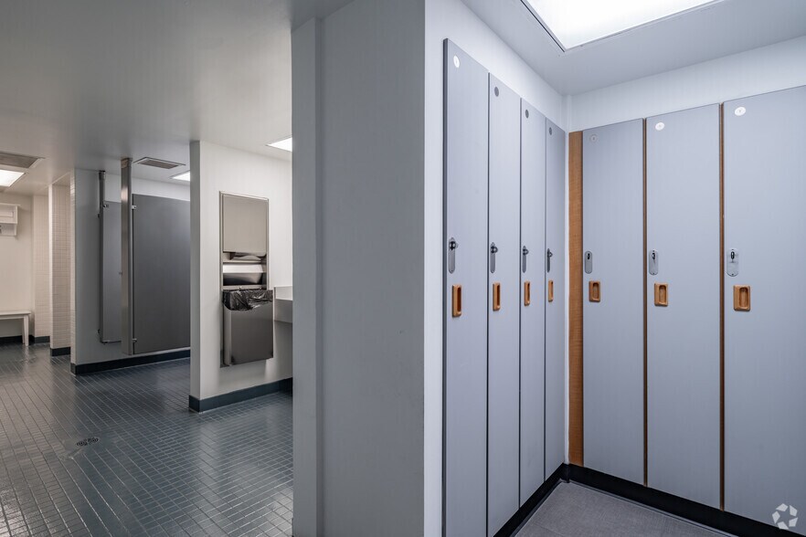 More Photos Of 1020 NE Loop 410, San Antonio Office For Lease