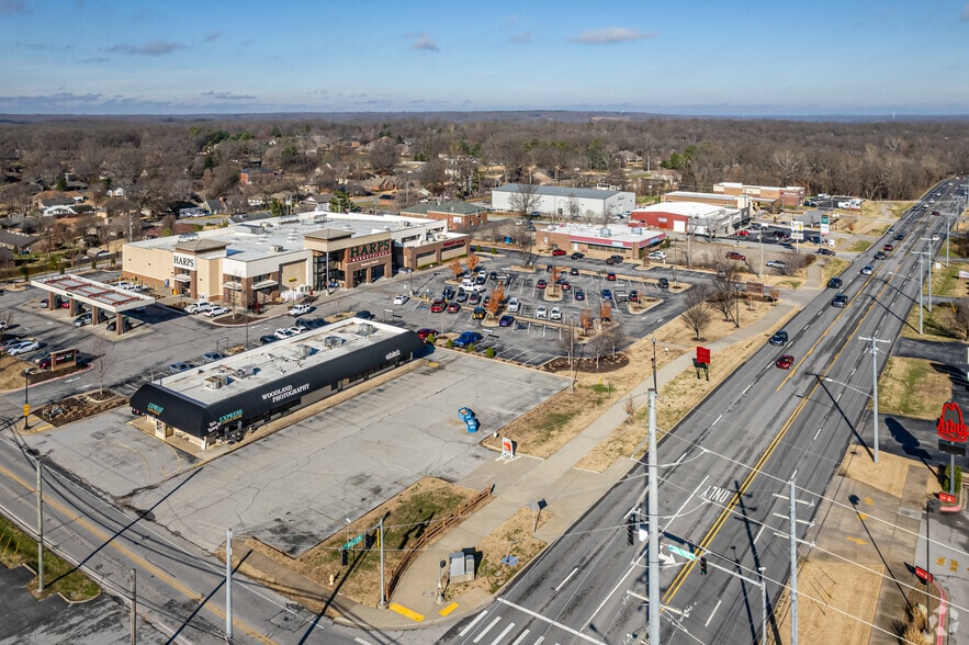 More Photos Of 1201 N Walton Blvd, Bentonville Convenience Store For Lease
