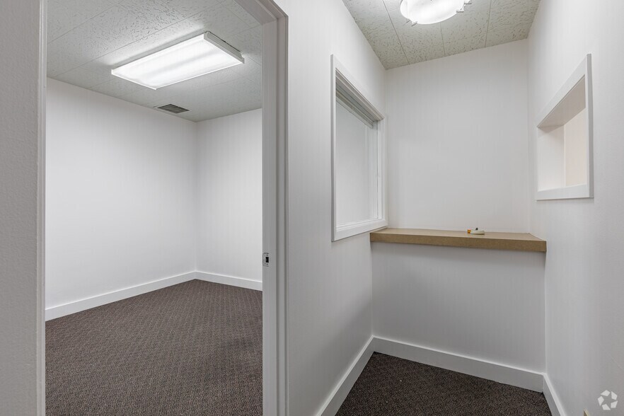 More Photos Of 2455 NW Marshall St, Portland Office For Lease
