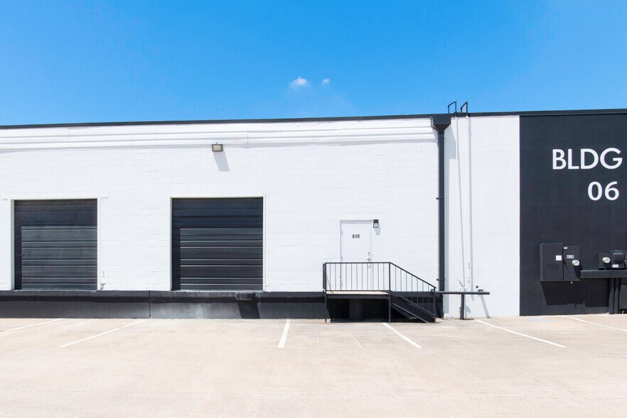 More Photos Of 1002 N Central Expy, Richardson Unknown For Lease