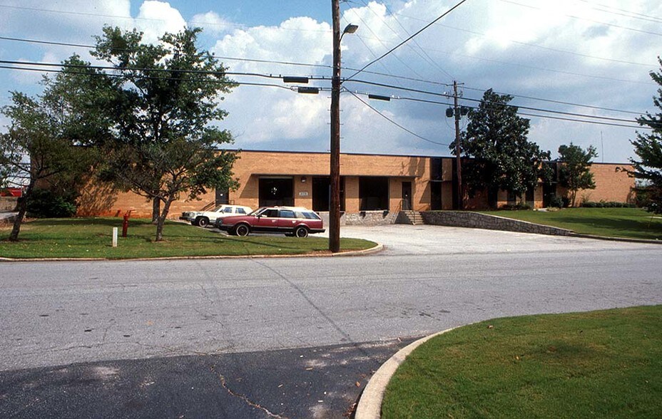 More Photos Of 1531 Stone Ridge Dr, Stone Mountain Warehouse For Lease