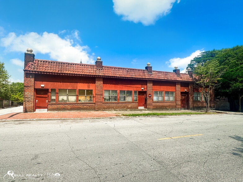 More Photos Of 530 NE Parkway Dr, Atlanta Apartments For Sale