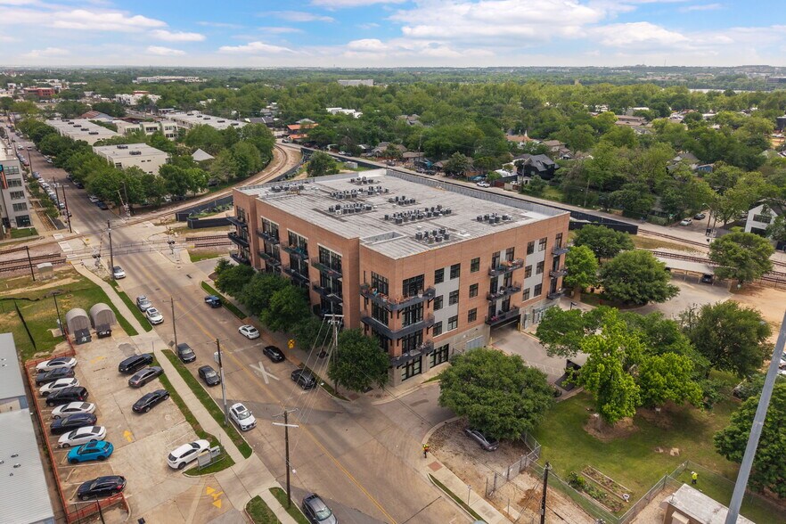 More Photos Of 2235 E 6th St, Austin Apartments For Sale