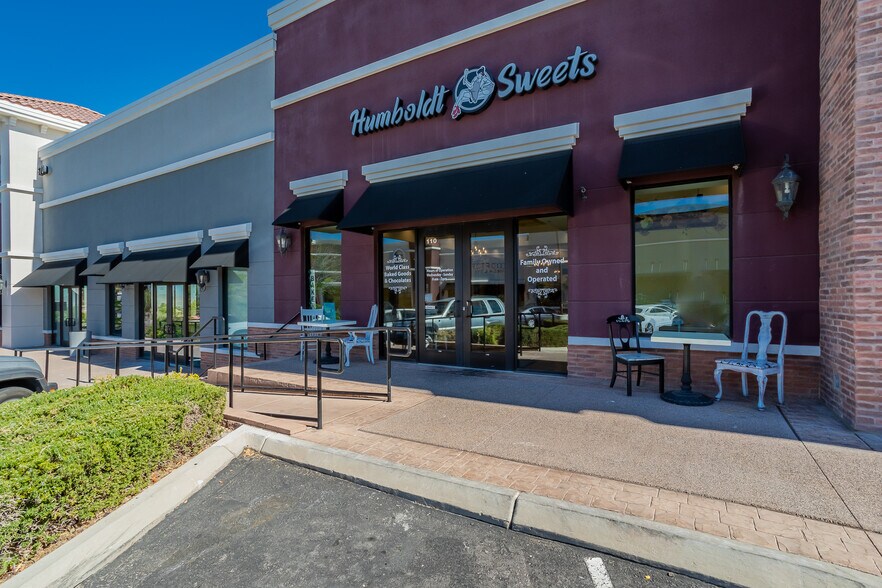 More Photos Of 670 S Green Valley Pky, Henderson Storefront Retail Office For Sale