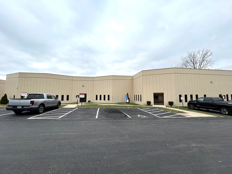 Primary Photo Of 977-997 Senate Dr, Centerville Warehouse For Lease