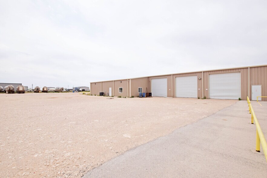 More Photos Of 10503 W County Rd 72, Midland Warehouse For Lease