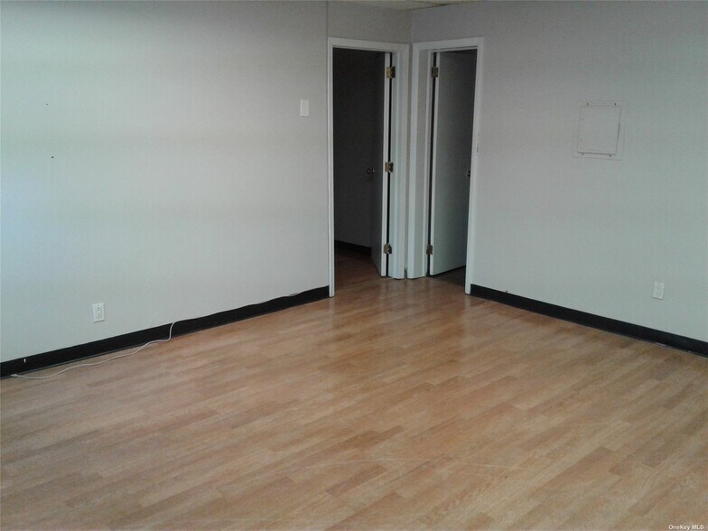 More Photos Of 72 Guy Lombardo Ave, Freeport Medical For Lease