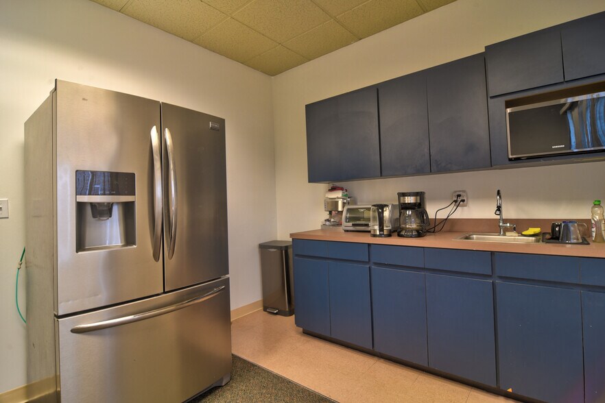 More Photos Of 1150 Cleveland St, Clearwater Office For Lease