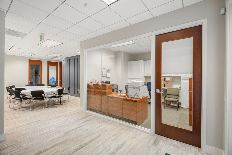 More Photos Of 2450 Cabrillo Hwy S, Half Moon Bay Office For Sale