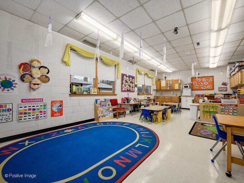 More Photos Of 9000 Kildare Ave, Skokie Specialty For Sale